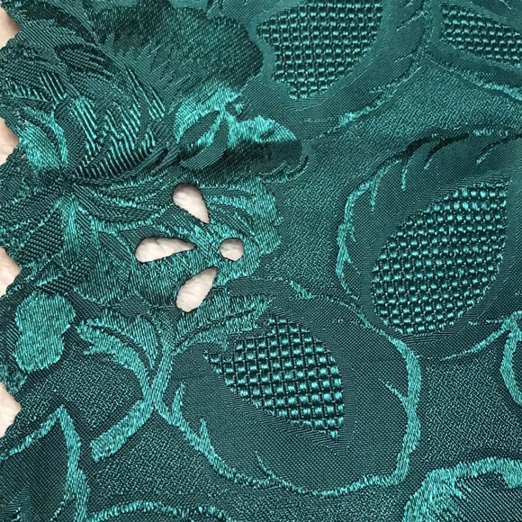 TABLE RUNNER - Picture 9 of 10